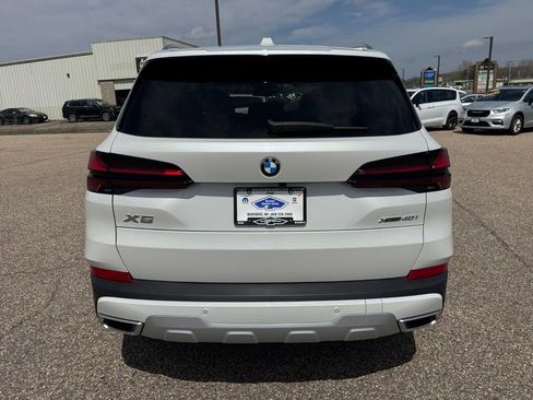 Used 2024 BMW X5 xDrive40i w/ Premium Package AWD/4WD image 3