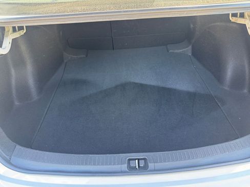 Used 2025 Toyota Corolla LE image 29