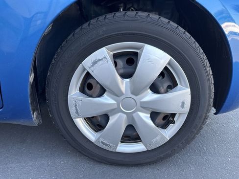Used 2010 Toyota Yaris 4-Door Hatchback FWD image 13