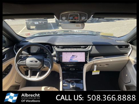 New 2026 Jeep Grand Cherokee Limited image 18