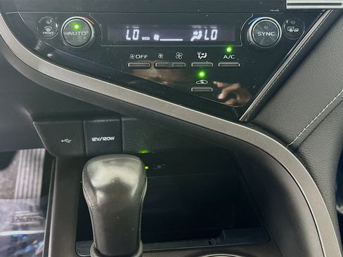 Used 2022 Toyota Camry XSE w/ Navigation Package FWD image 23