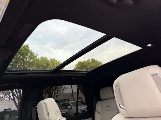 Certified 2025 Cadillac Escalade Sport w/ LPO, Floor Liner Package AWD/4WD image 19