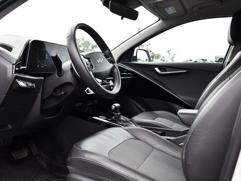 Used 2024 Kia Niro EX FWD image 15