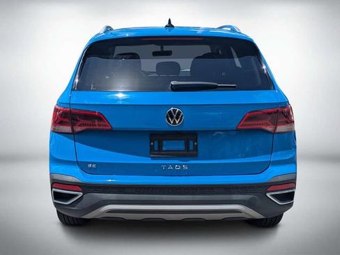 Used 2022 Volkswagen Taos SE FWD image 4