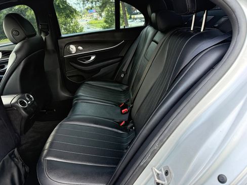 Used 2019 Mercedes-Benz E 300 4MATIC image 40