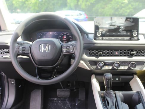 New 2025 Honda Accord LX image 10