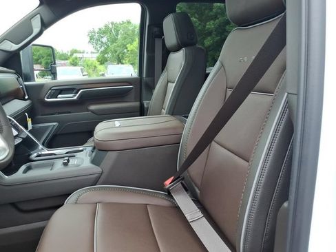 New 2026 GMC Sierra 3500 Denali w/ Denali Reserve Package AWD/4WD image 19