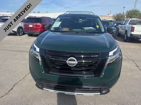 Certified 2023 Nissan Pathfinder Platinum w/ Black Appearance Package image 2