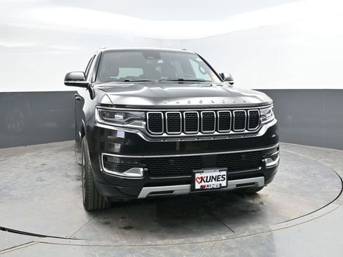 Used 2024 Jeep Wagoneer Series II w/ Flexible Seating Group image 4