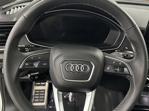 Used 2022 Audi SQ5 Premium Plus w/ Premium Plus Package image 18