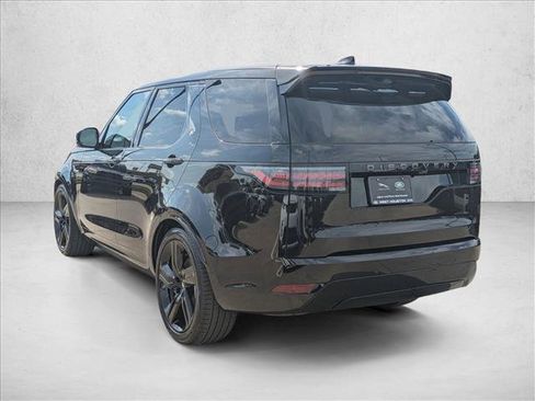 New 2025 Land Rover Discovery Dynamic SE image 9