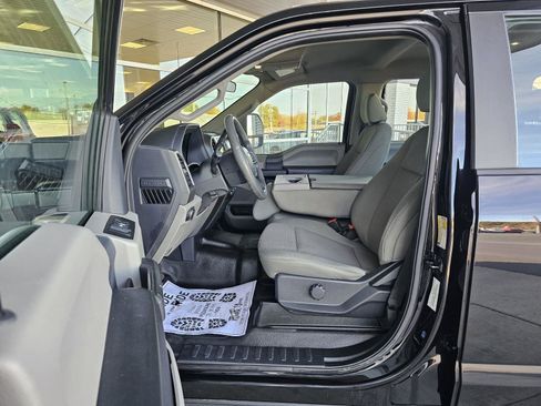 Used 2022 Ford F250 XL w/ Power Equipment Group image 46