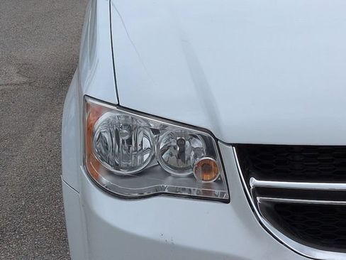 Used 2018 Dodge Grand Caravan SXT FWD image 10