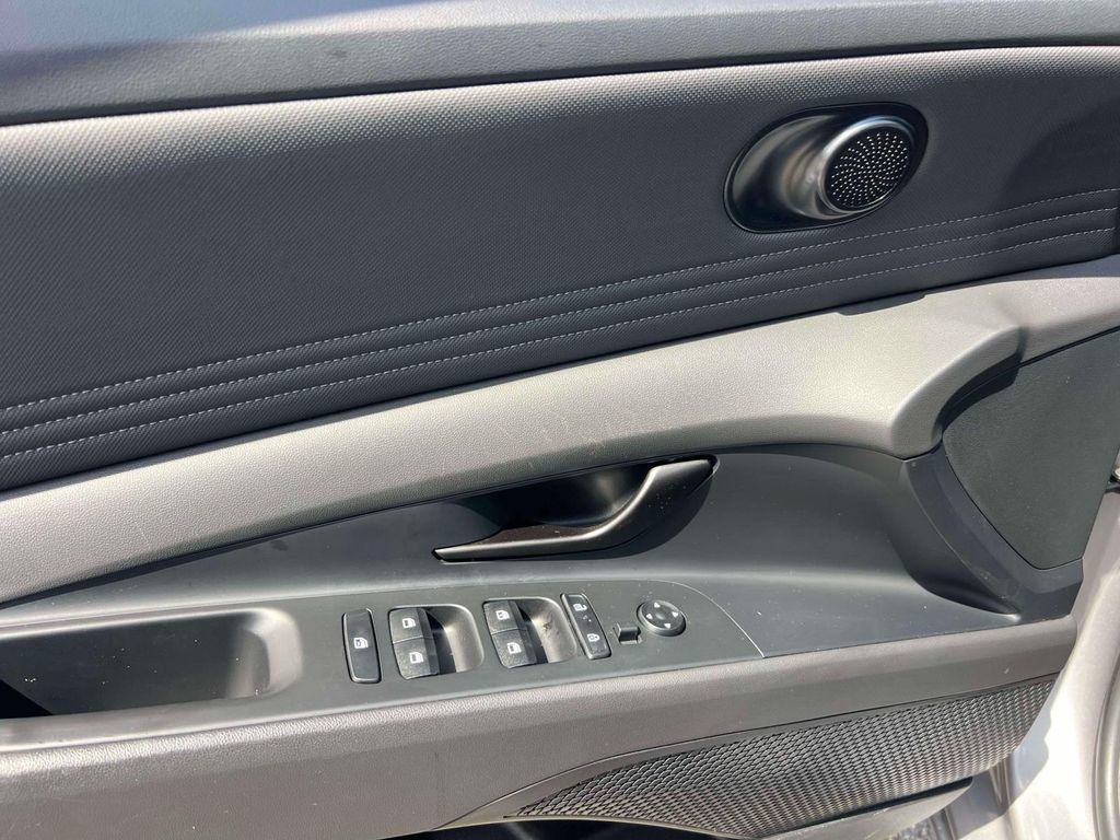 Certified 2026 Hyundai Elantra Sport FWD image 14