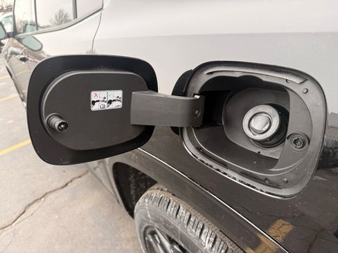 New 2026 Chevrolet Traverse RS w/ LPO, Floor Liner Package image 6