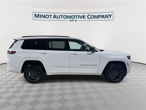 New 2026 Jeep Grand Cherokee L Limited AWD/4WD image 9