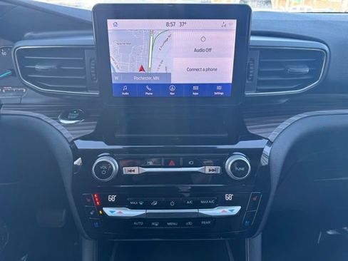 Used 2021 Ford Explorer Limited w/ Equipment Group 301A image 18