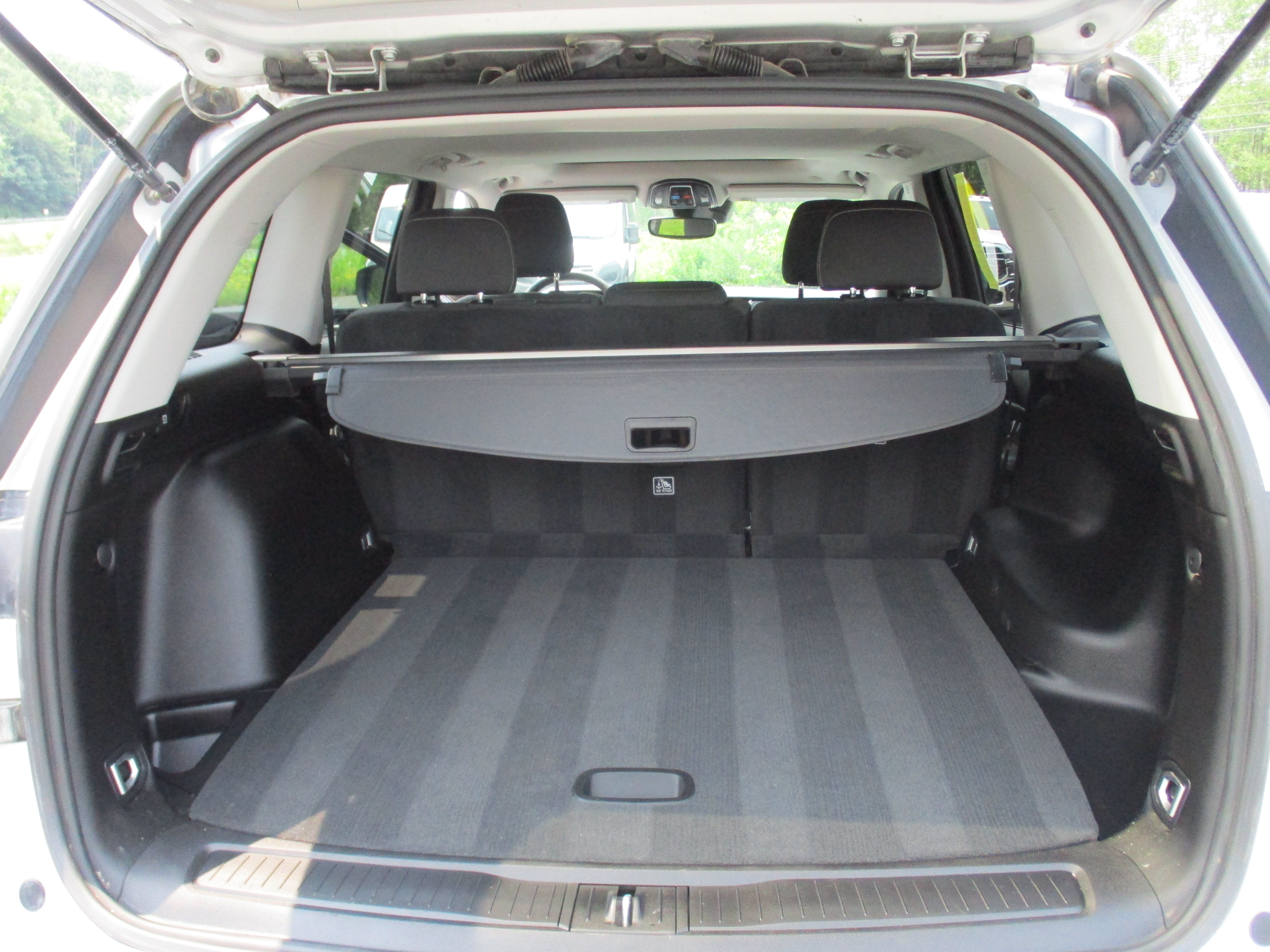 Certified 2023 Jeep Grand Cherokee Laredo X AWD/4WD image 14