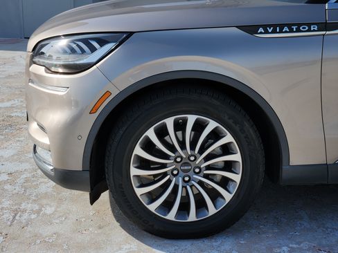 Used 2020 Lincoln Aviator Reserve w/ Equipment Group 201A RWD image 9