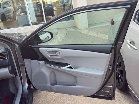 Used 2015 Toyota Camry LE FWD image 16