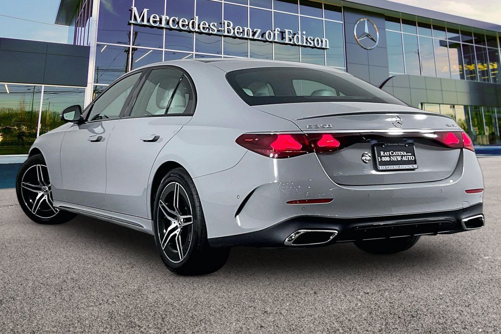 Used 2026 Mercedes-Benz E 350 4MATIC Sedan image 2