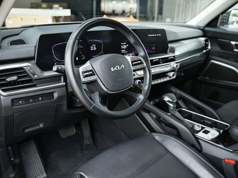 Used 2024 Kia Telluride LX FWD image 18