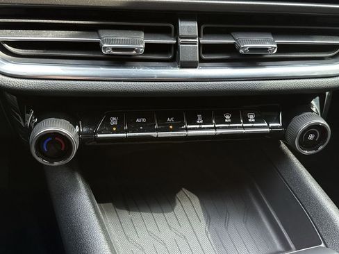 Used 2026 Chevrolet Equinox EV LT image 22