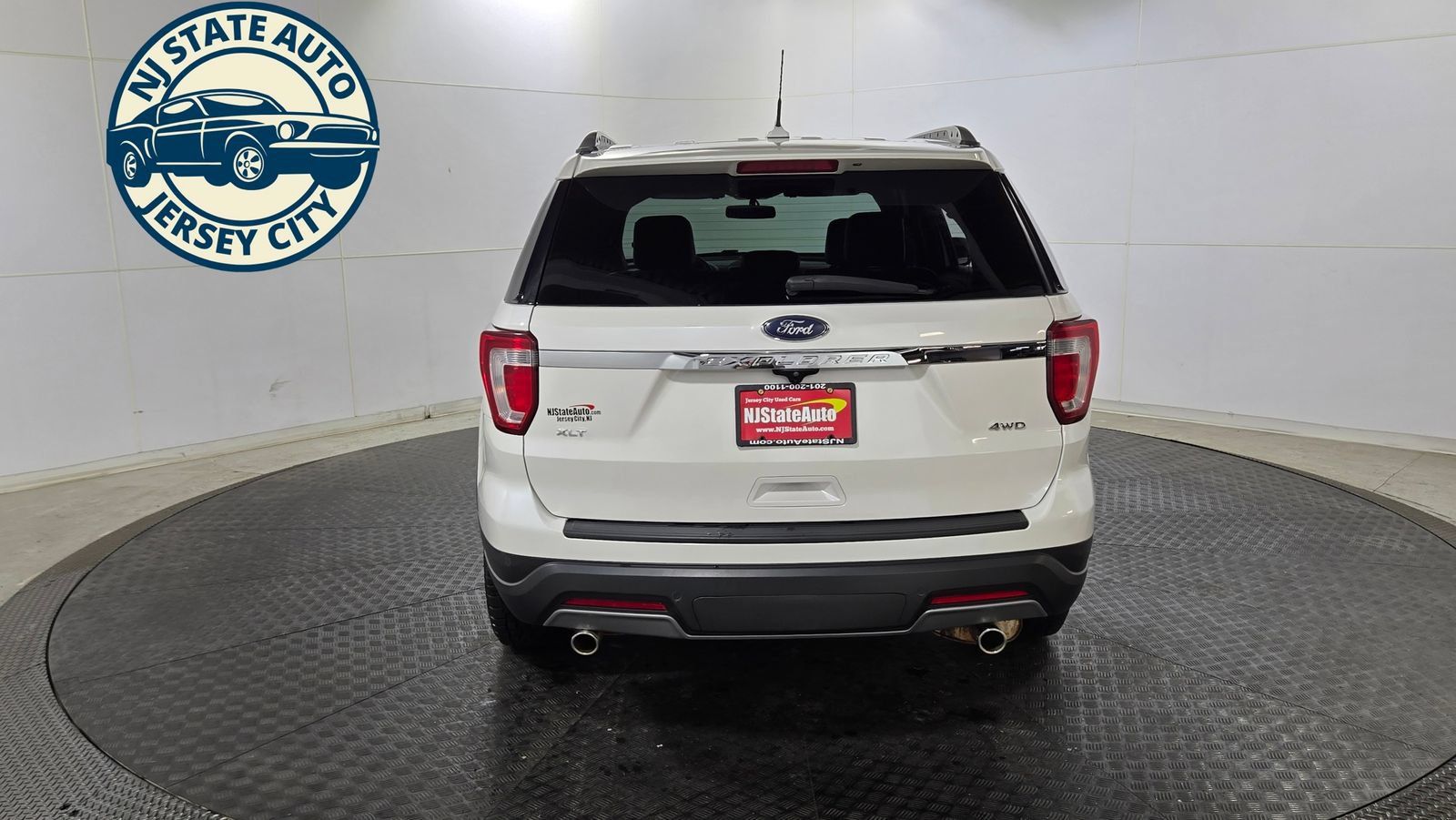 Used 2019 Ford Explorer XLT w/ Equipment Group 202A AWD/4WD image 12