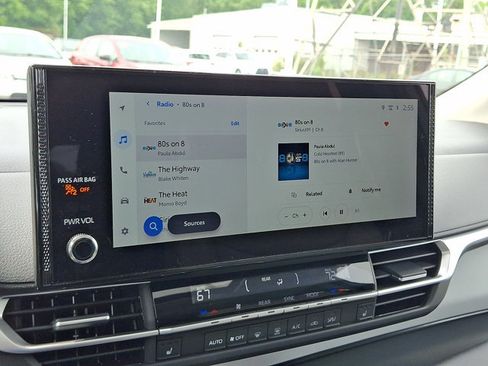 Certified 2025 Toyota Sienna XLE FWD image 15