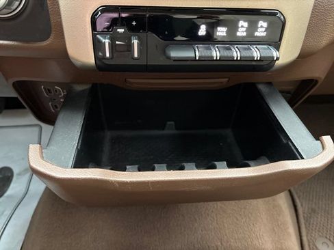 Used 2019 RAM 1500 Laramie AWD/4WD image 38