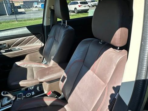 Used 2018 Mitsubishi Outlander SEL AWD/4WD image 8