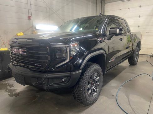 Used 2025 GMC Sierra 1500 AT4X image 1