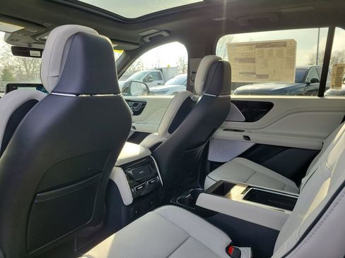 New 2026 Lincoln Aviator Black Label w/ Dynamic Handling Package image 15