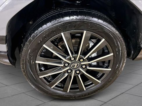 Used 2024 Lexus GX 550 w/ Accessory Package (Z1) image 11