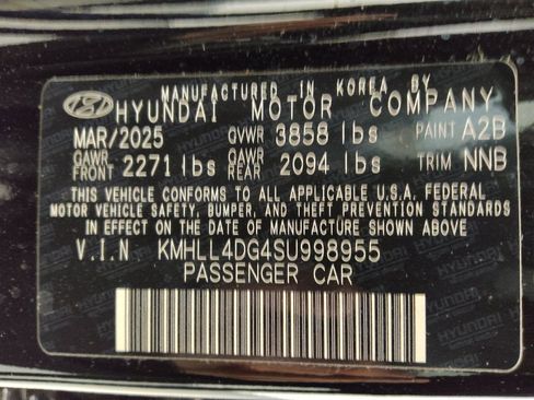 Used 2025 Hyundai Elantra SE image 33