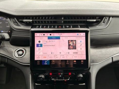 Used 2023 Jeep Grand Cherokee Limited w/ Trailer Tow Prep Group (B) image 13