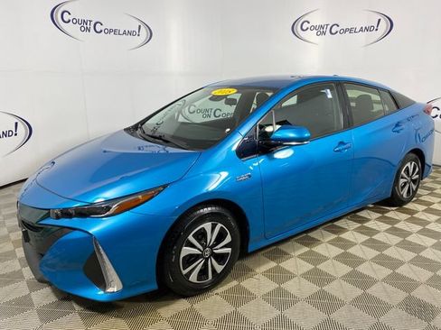 Used 2018 Toyota Prius Prime Plus w/ Carpet Mat Package FWD image 3