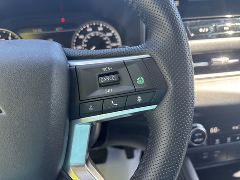 Used 2025 Mitsubishi Outlander SE AWD/4WD image 21