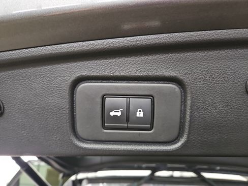 Used 2025 Nissan Pathfinder SV AWD/4WD image 14