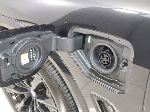 Used 2023 BMW X5 xDrive45e w/ M Sport Package image 27