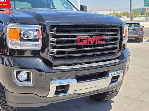 Used 2016 GMC Sierra 2500 Denali w/ Duramax Plus Package AWD/4WD image 9
