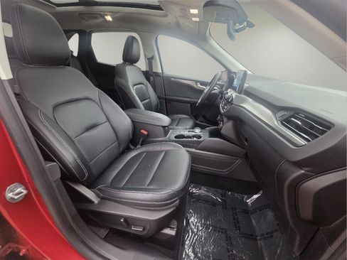 Used 2022 Ford Escape Titanium w/ Class II Trailer Tow Package image 28