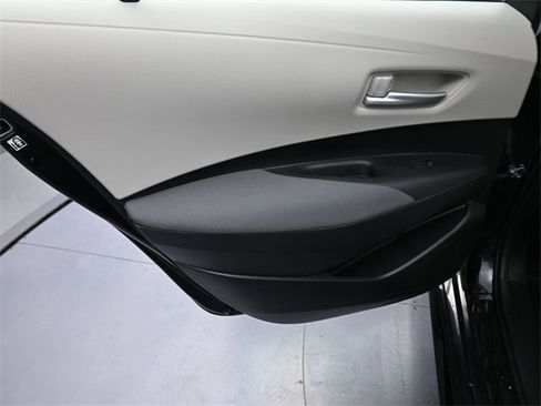 Used 2020 Toyota Corolla LE image 15