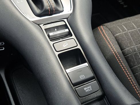 Certified 2024 Honda HR-V Sport image 16