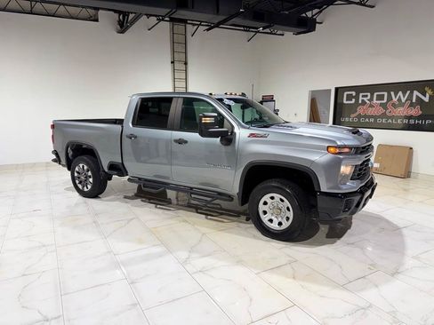Used 2024 Chevrolet Silverado 2500 Custom w/ Custom Value Package AWD/4WD image 3