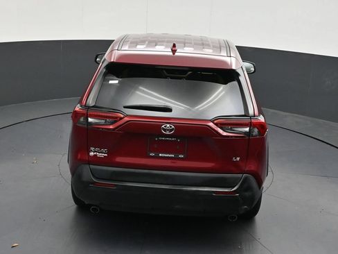 Used 2022 Toyota RAV4 LE FWD image 13
