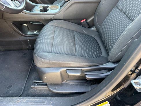 Used 2020 GMC Acadia SLE FWD image 19