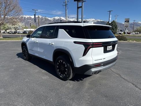Used 2024 Chevrolet Traverse Z71 w/ Enhanced Driving Package image 5