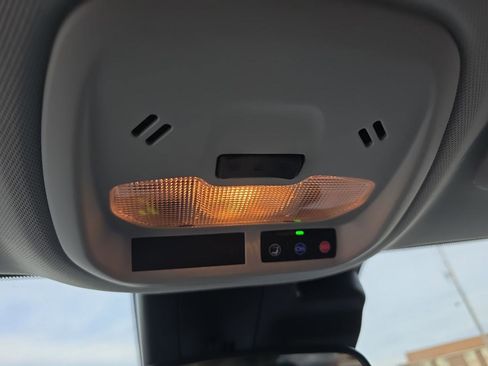 Used 2024 Chevrolet Trax LT image 32