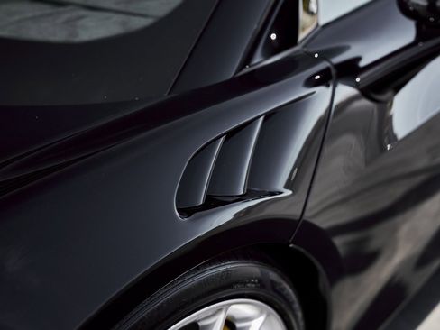 Used 2025 McLaren Artura Spider image 9